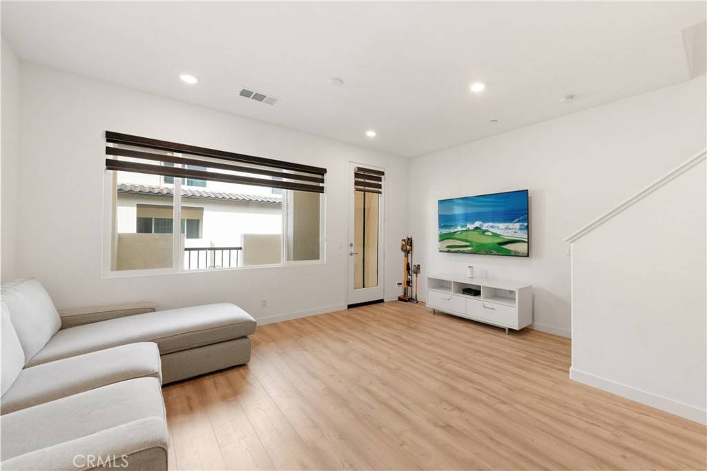 Buena Park, CA 90620,7418 Royal ST
