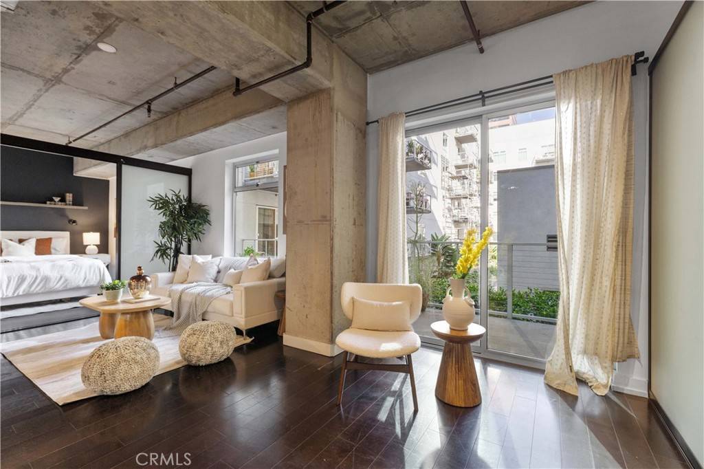 Los Angeles, CA 90015,645 W 9th ST #318