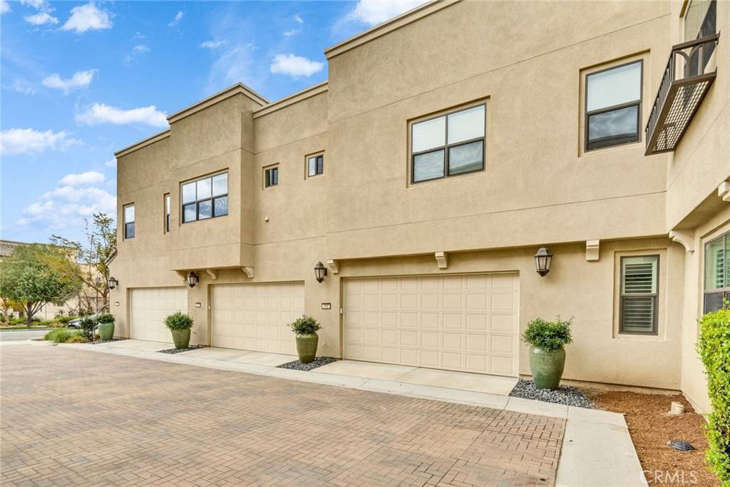Irvine, CA 92618,181 follyhatch