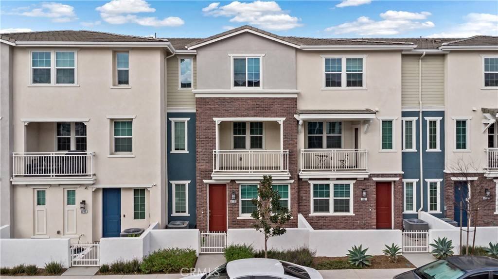 Buena Park, CA 90621,6991 Cottonwood LN
