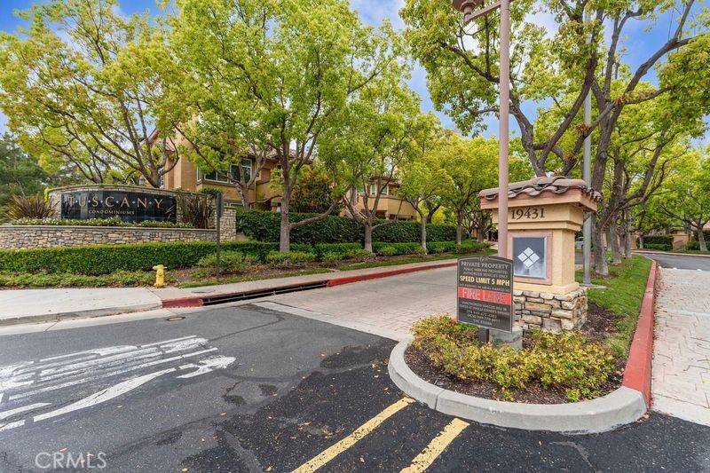 Lake Forest, CA 92610,19431 Rue De Valore #39D