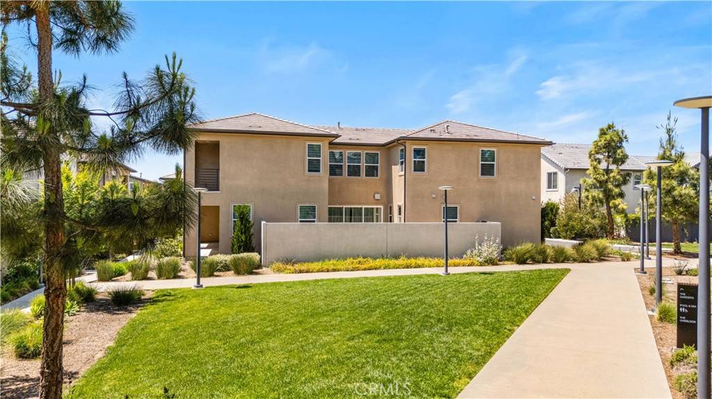 Irvine, CA 92618,242 Chorus