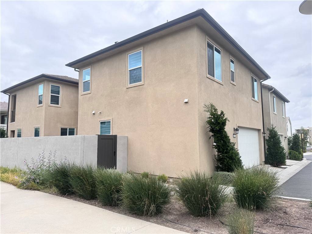 242 Chorus Irvine, CA 92618