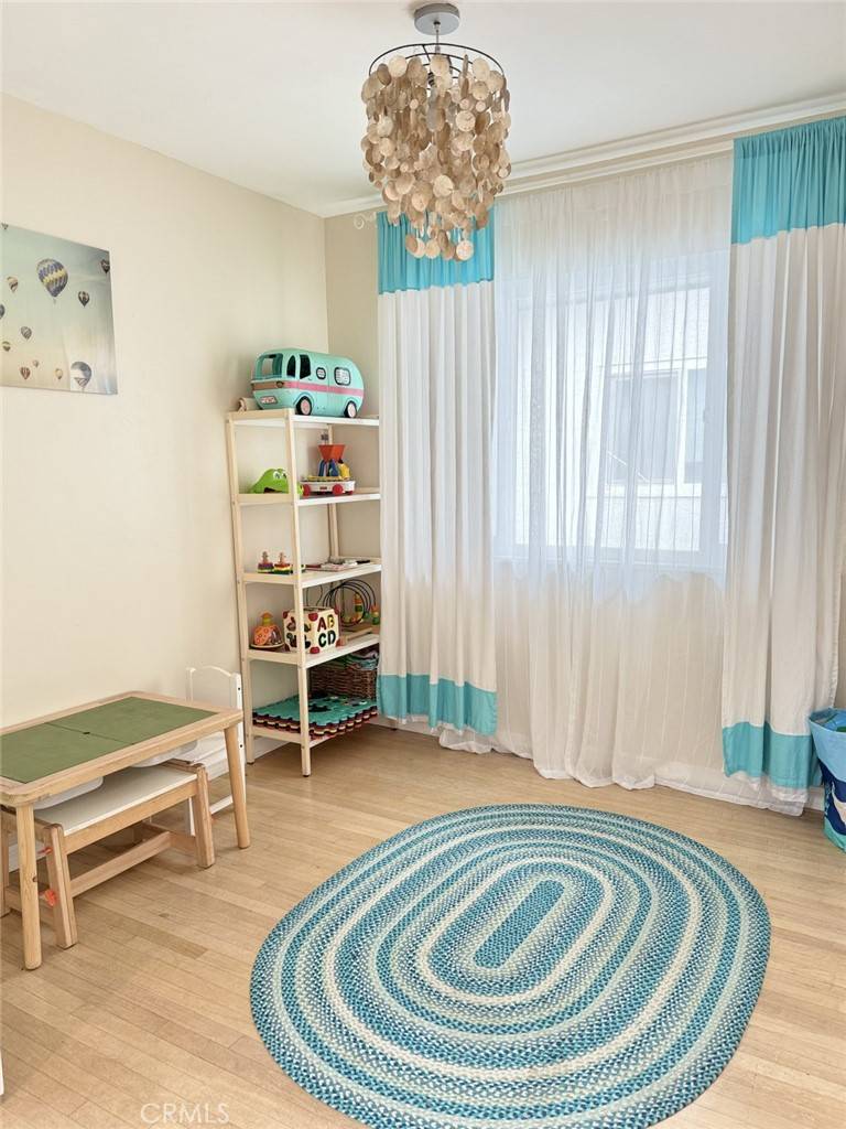 Long Beach, CA 90802,1065 E 3rd ST #8