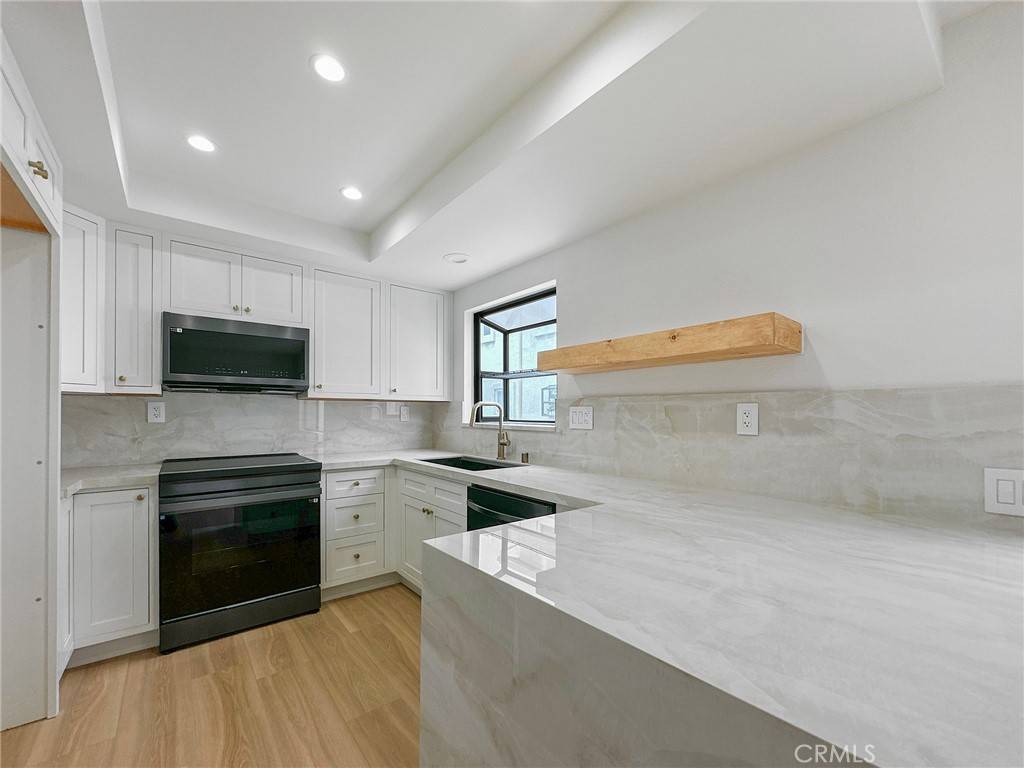 Los Alamitos, CA 90720,11134 Noel ST #3