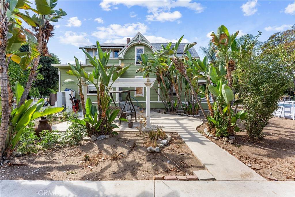 Pomona, CA 91767,850 E Columbia AVE