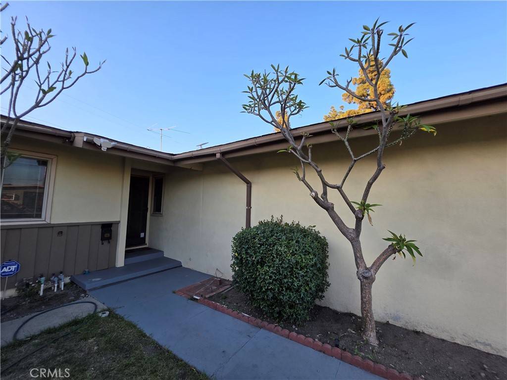 El Monte, CA 91733,10141 Brockway ST