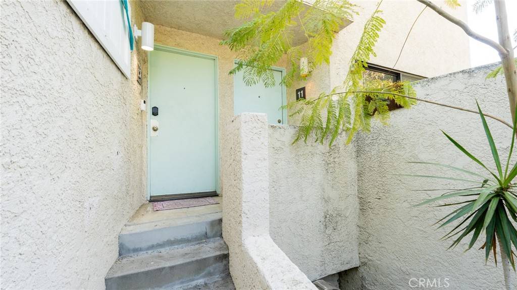 Van Nuys, CA 91405,7311 Kester AVE #11