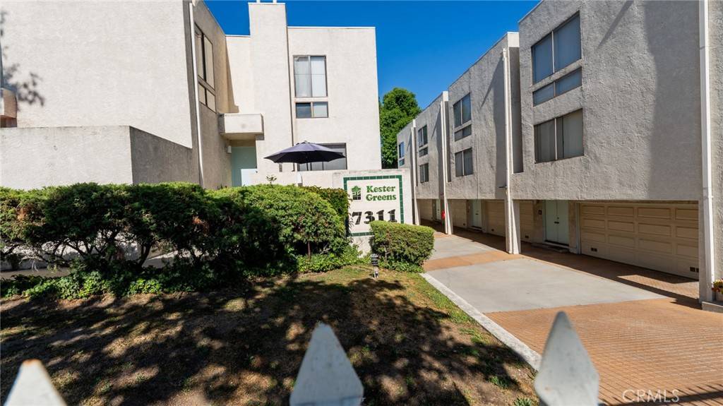 Van Nuys, CA 91405,7311 Kester AVE #11