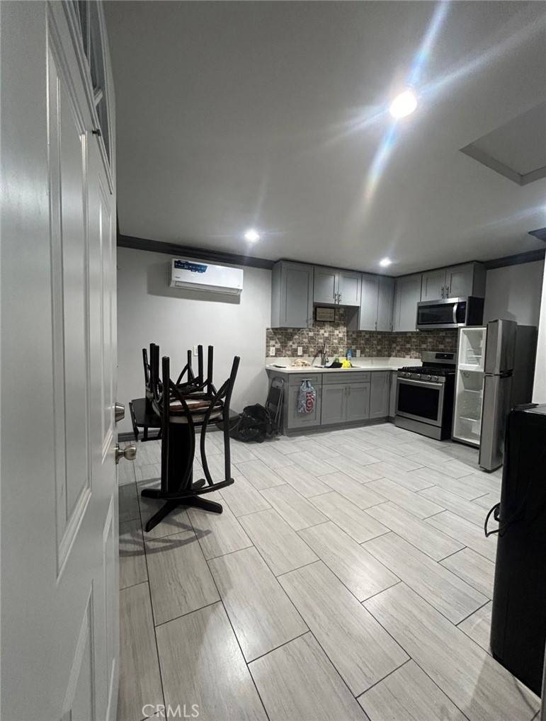 Pomona, CA 91768,1359 Glen Avenue