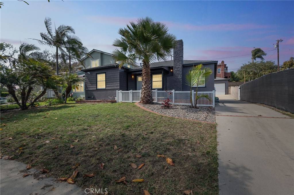 Redondo Beach, CA 90277,703 Avenue D