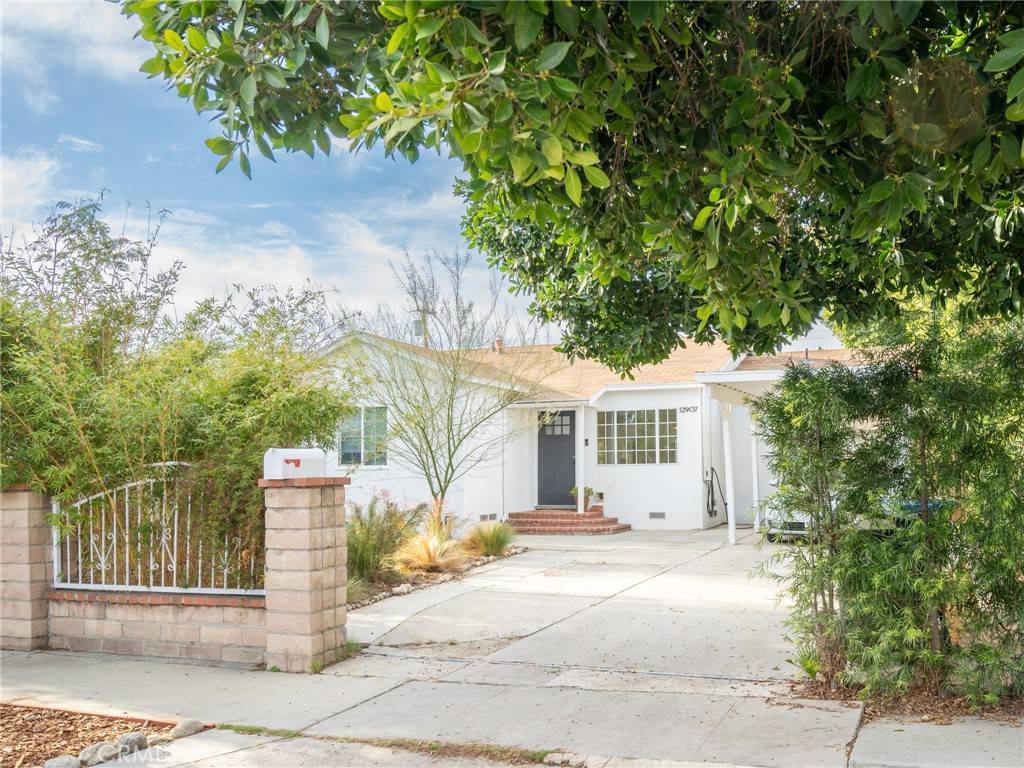 Los Angeles, CA 91331,12907 Sunburst ST