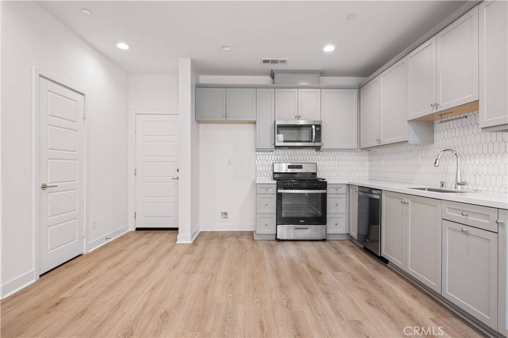 Ontario, CA 91761,4016 E Peony Paseo #2