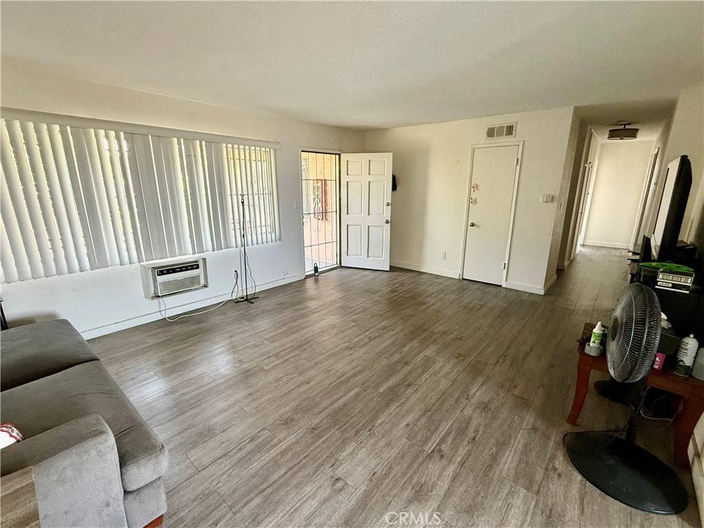 Pacoima, CA 91331,12287 Osborne ST #12
