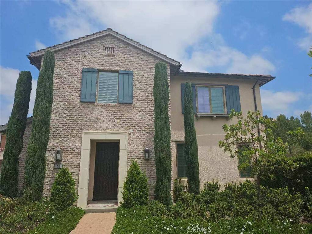 Irvine, CA 92602,101 Della
