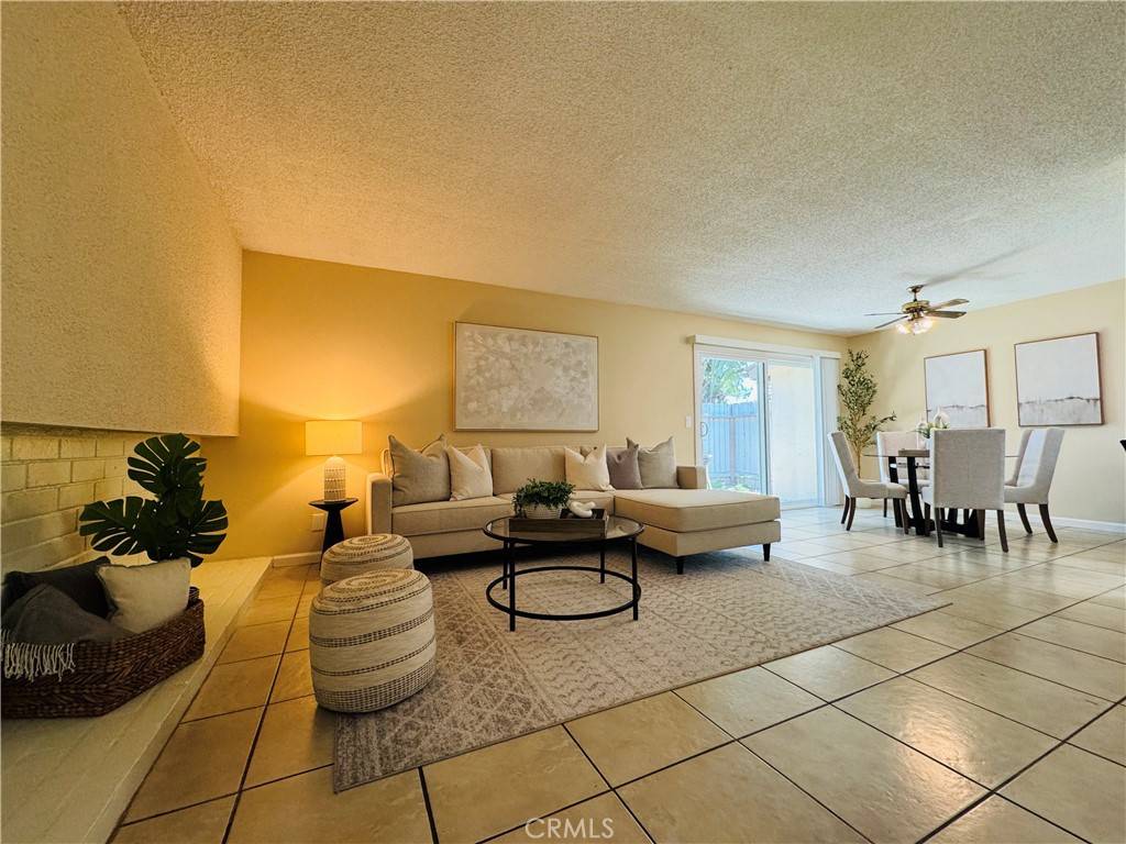 Tustin, CA 92780,1881 Mitchell AVE #8