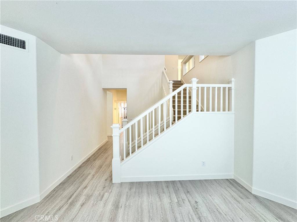 Irvine, CA 92620,9 Green hollow
