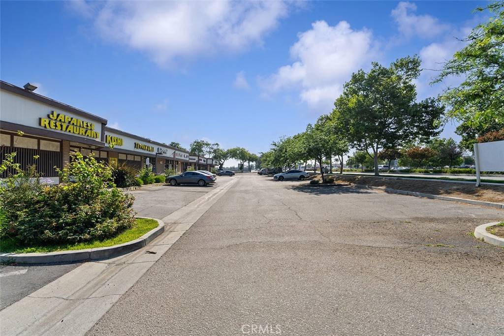 Upland, CA 91786,320 W Foothill Blvd