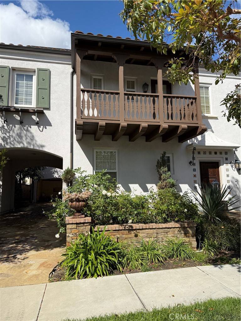 Irvine, CA 92620,31 Grape Arbor
