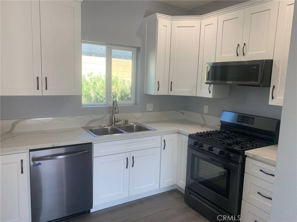 Claremont, CA 91711,2116 Forbes