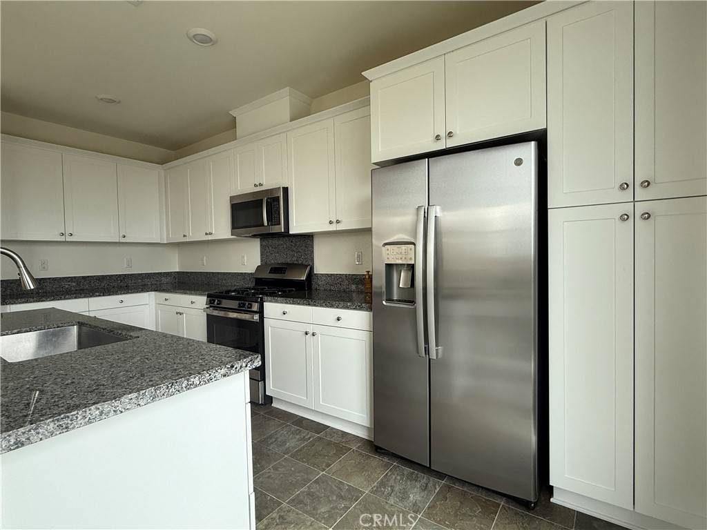 Fontana, CA 92336,16502 Casa Grande AVE #420