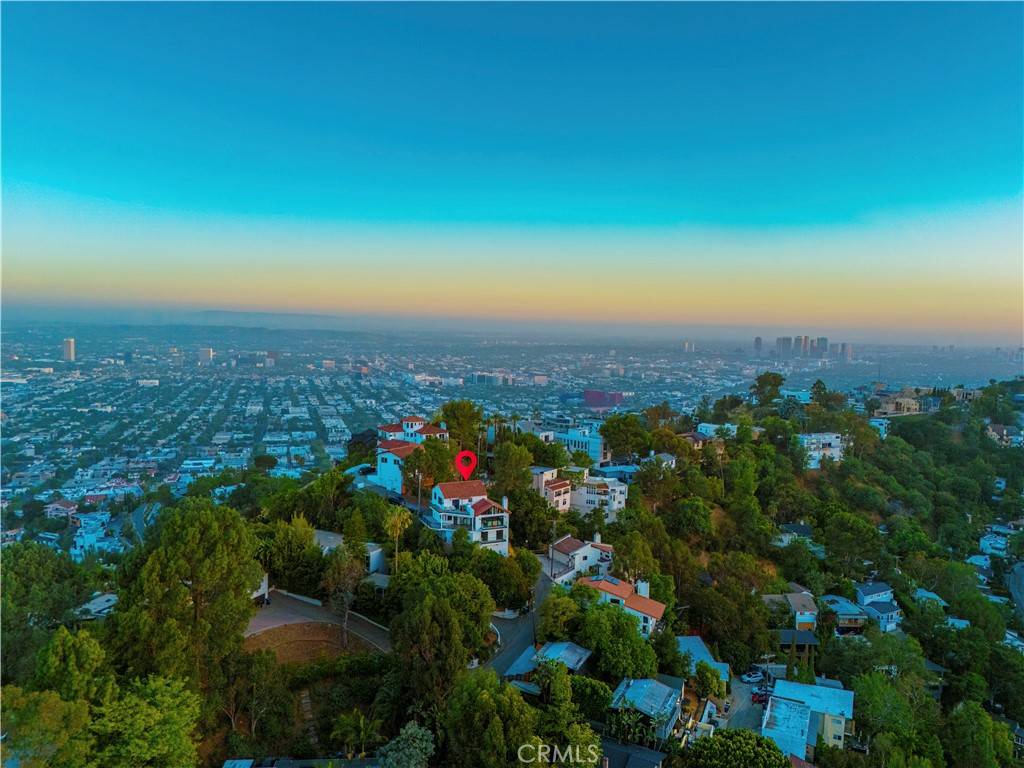 Los Angeles, CA 90046,8280 Grand View DR