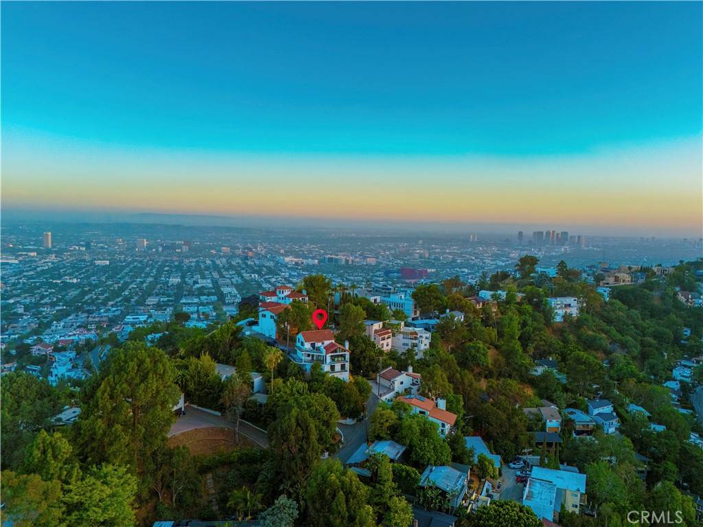 Los Angeles, CA 90046,8280 Grand View DR