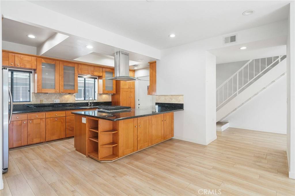 Santa Monica, CA 90404,3208 Colorado AVE #3