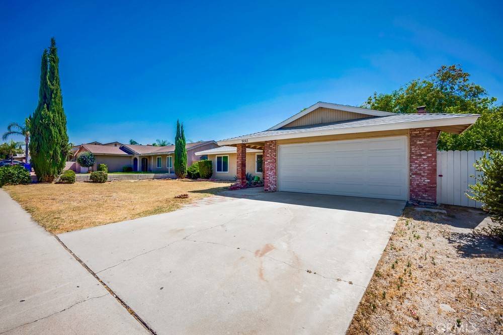Fontana, CA 92335,9063 Rosecrest LN