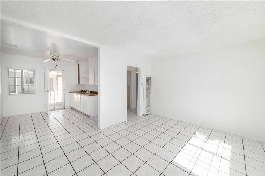San Bernardino, CA 92407,3010 Flores ST
