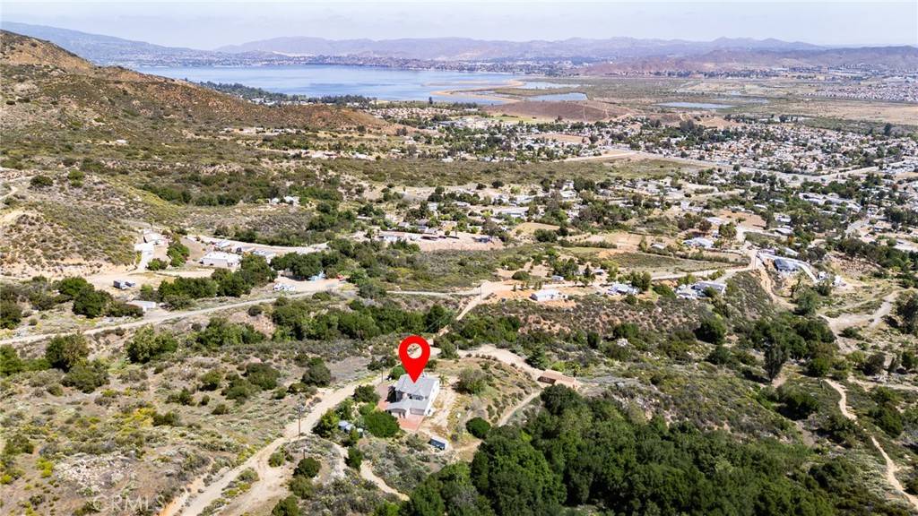 Lake Elsinore, CA 92530,35050 Margo RD