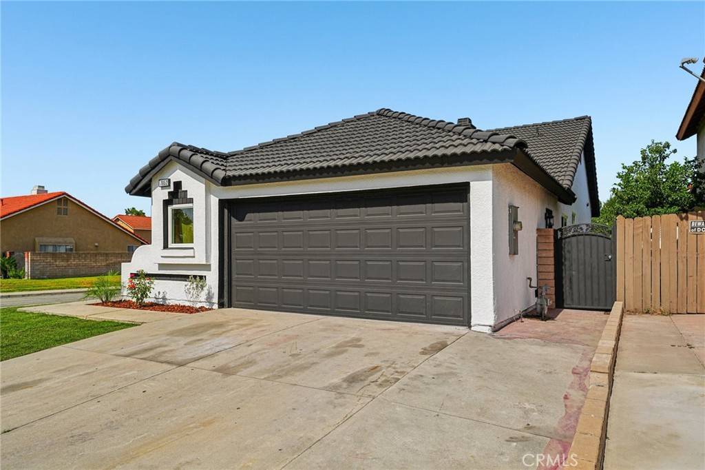 Fontana, CA 92336,7652 Plumaria