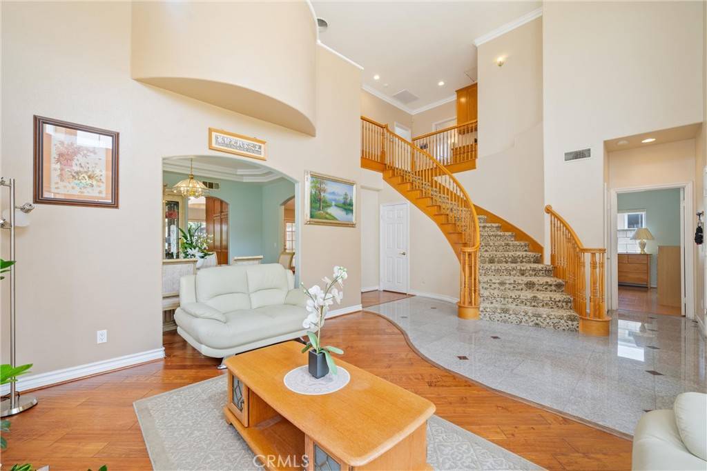 San Gabriel, CA 91775,5939 N Vista ST