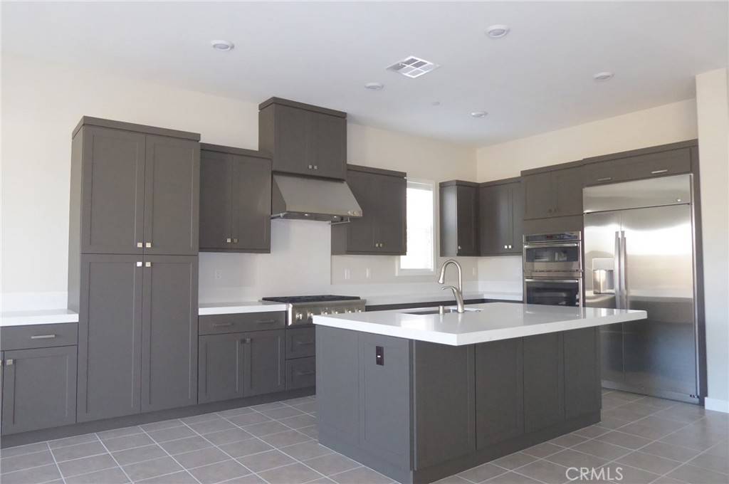 Lake Forest, CA 92630,652 Athos