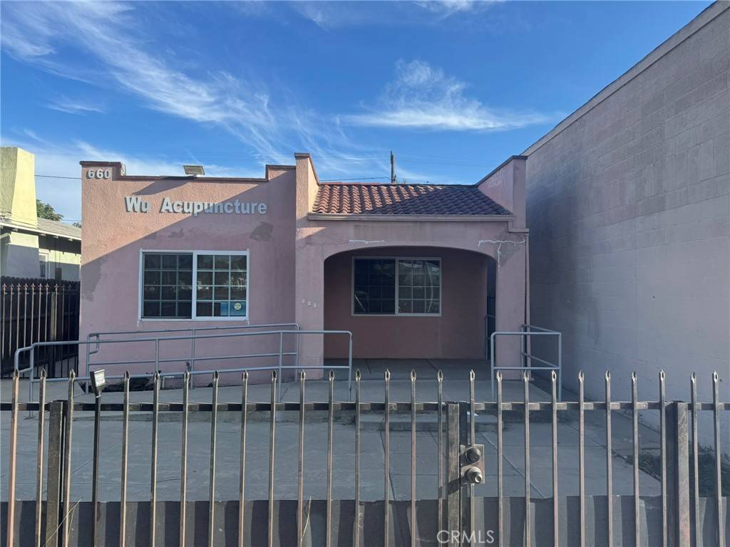 Pomona, CA 91766,660 E Mission BLVD