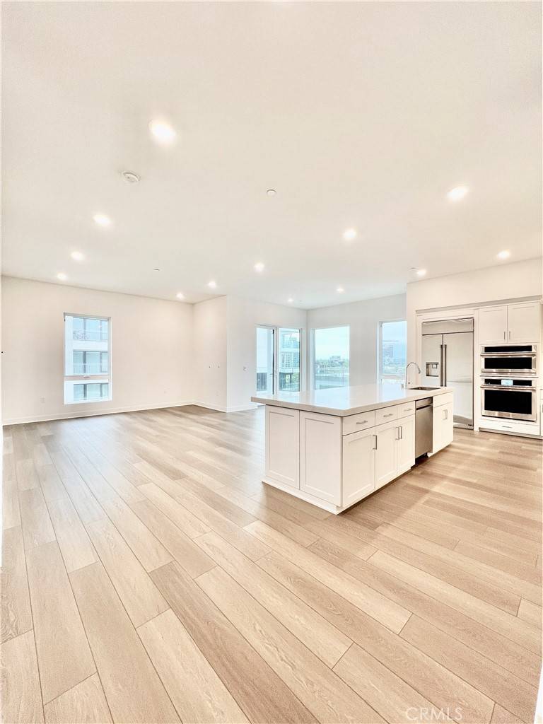 Irvine, CA 92612,2512 Rivington