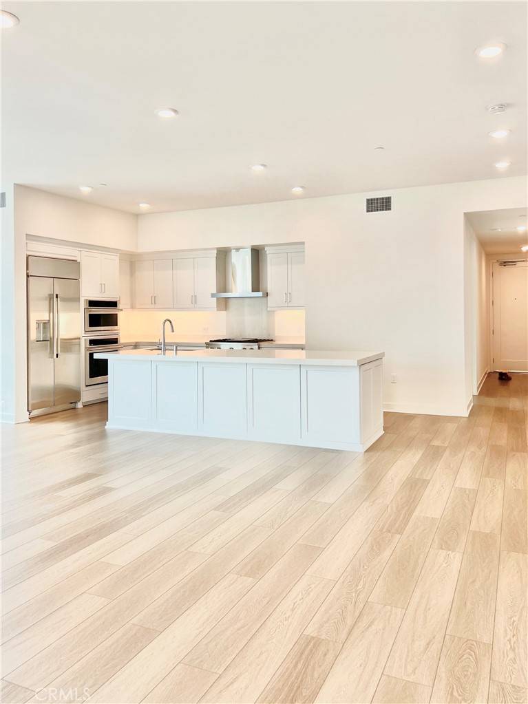 Irvine, CA 92612,2512 Rivington