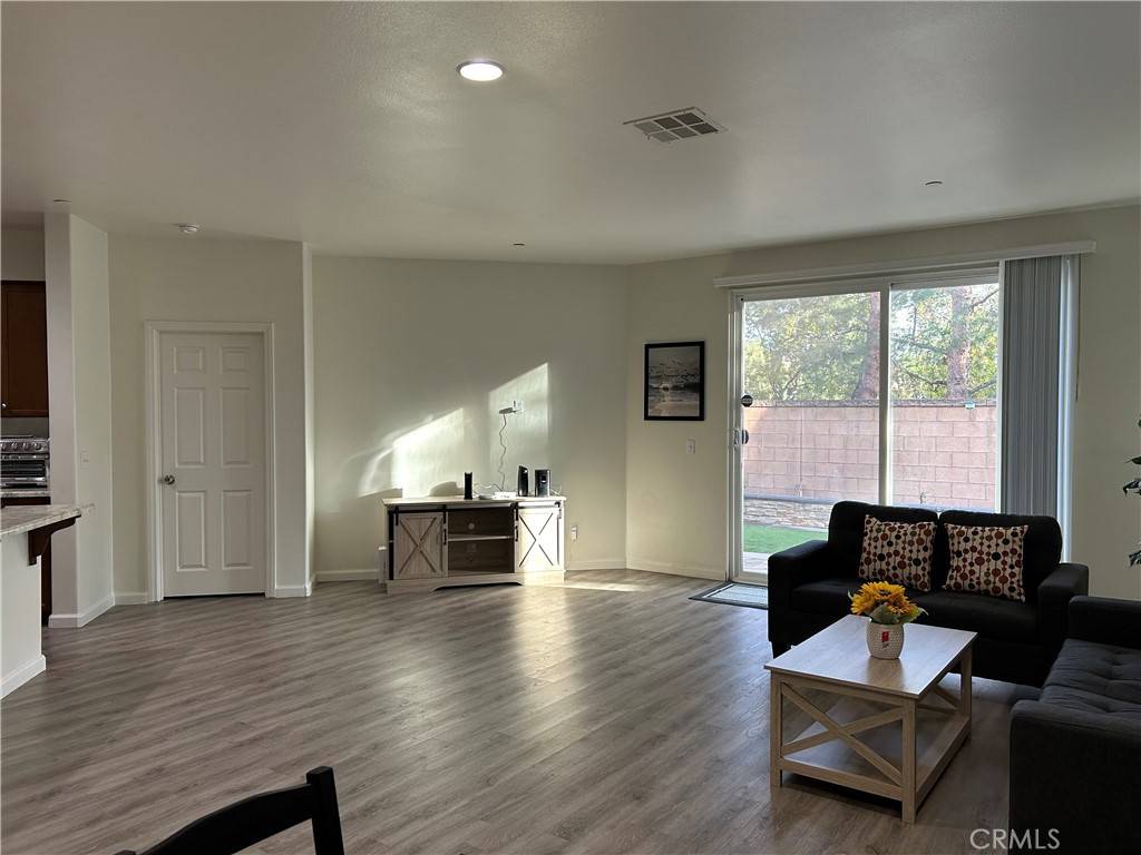 Fontana, CA 92336,15711 Slowik CT