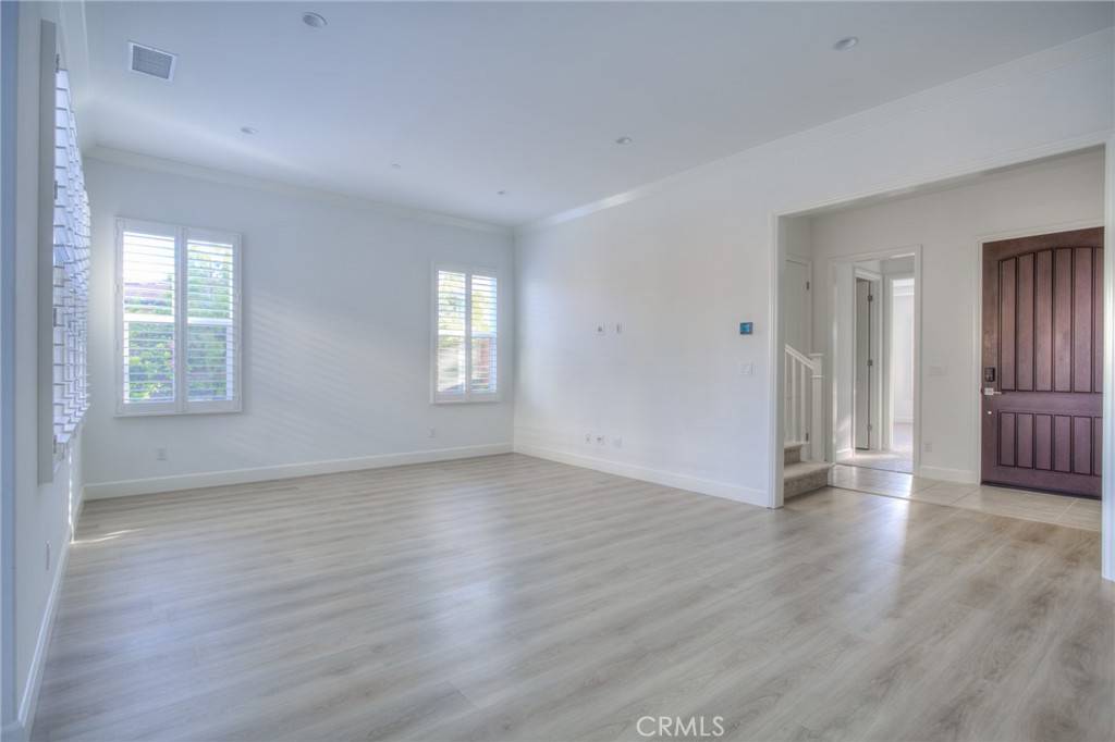 Irvine, CA 92620,56 Runner