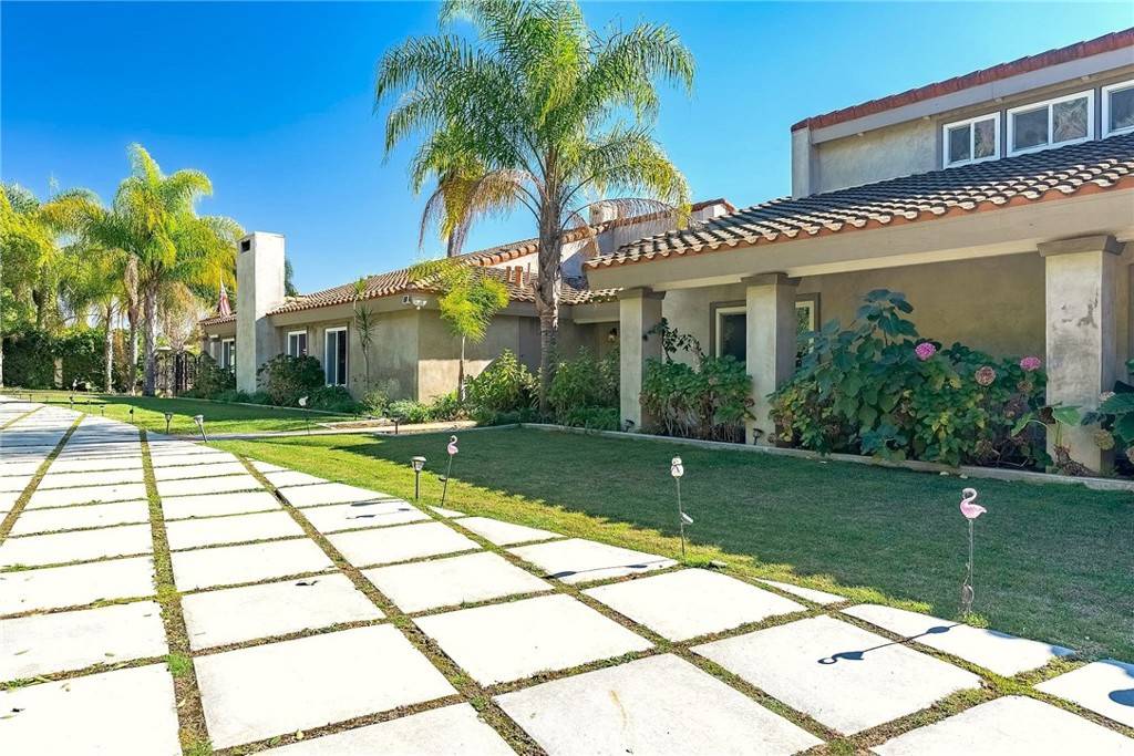 Glendora, CA 91741,940 N Silent Ranch DR