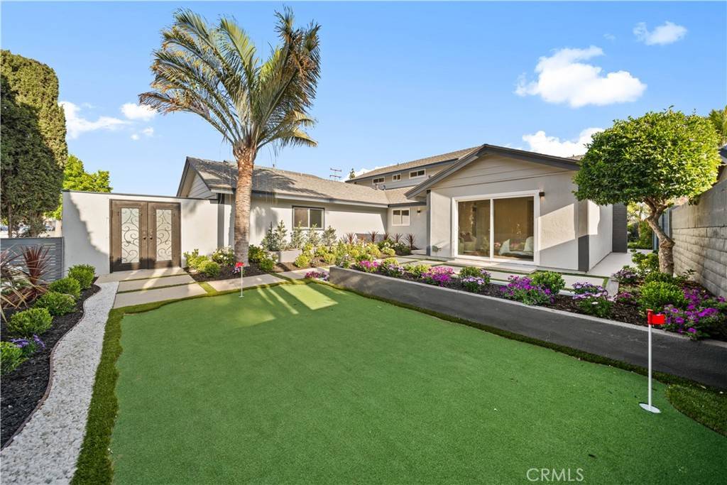 Costa Mesa, CA 92626,553 Sturgeon DR