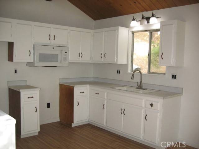 Running Springs, CA 92382,2756 Circle DR