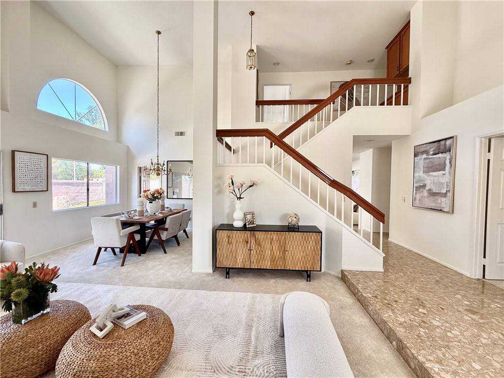 Irvine, CA 92614,18 Decente