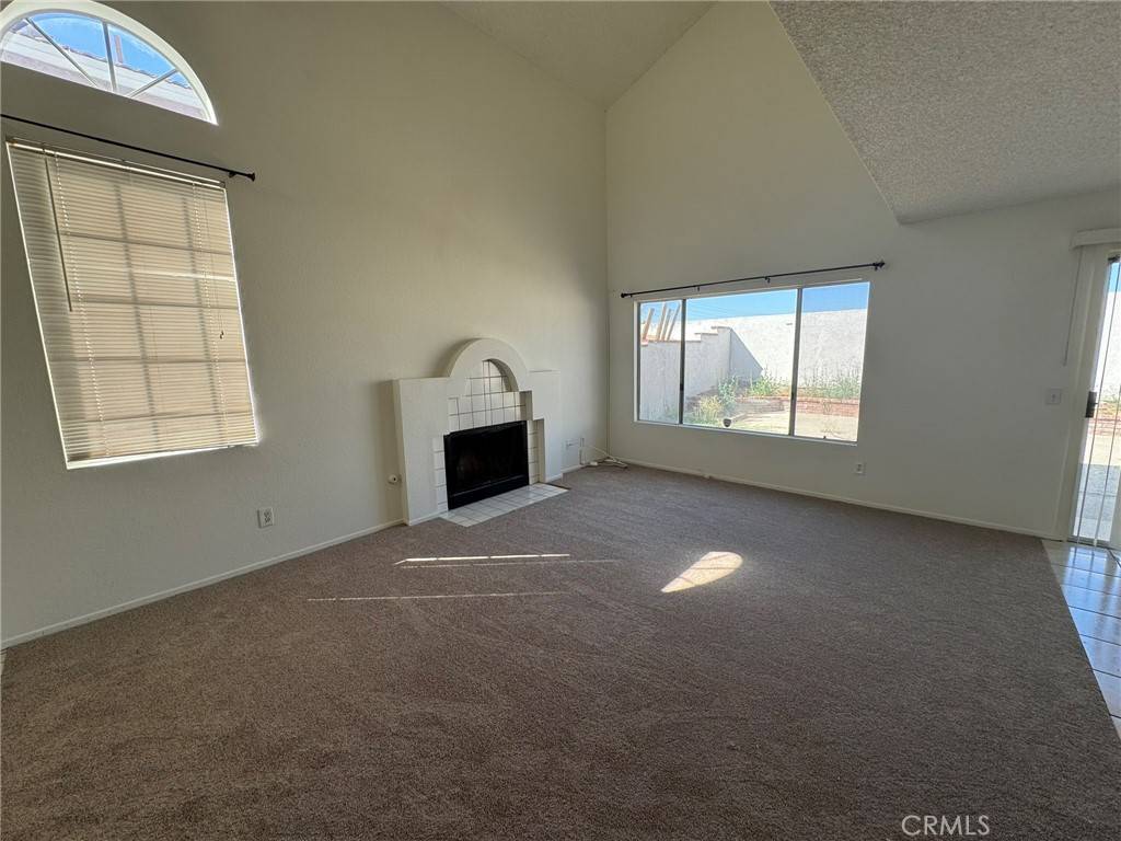 Fontana, CA 92337,14358 Praderas DR