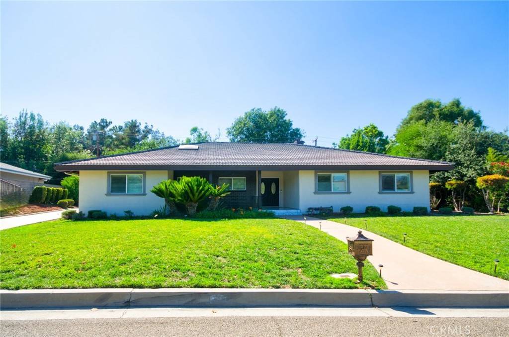 West Covina, CA 91791,417 S Charvers AVE
