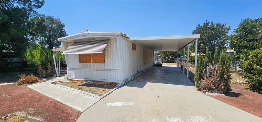 Hemet, CA 92543,601 N Gilbert ST