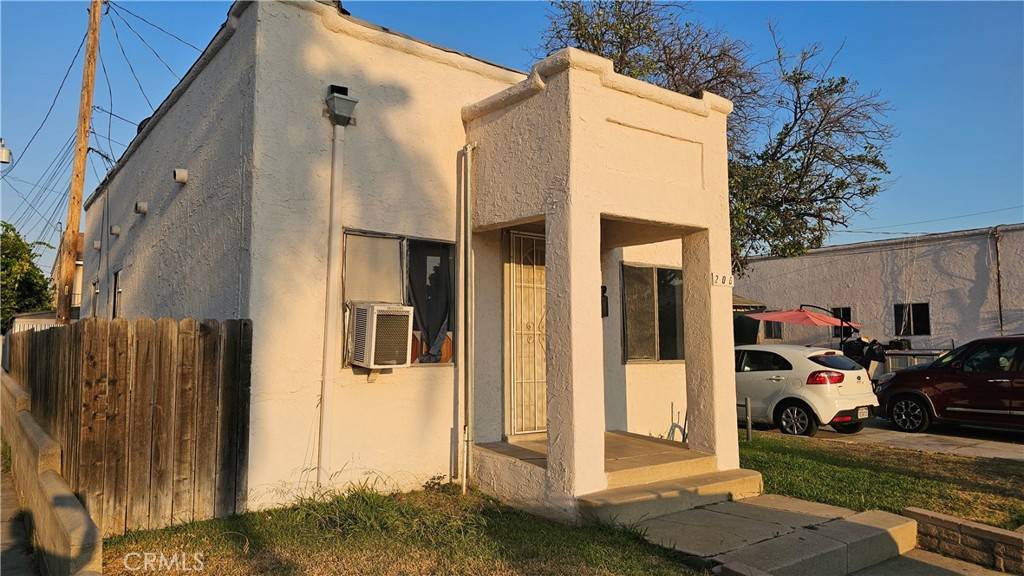 Montebello, CA 90640,416 W Cleveland AVE