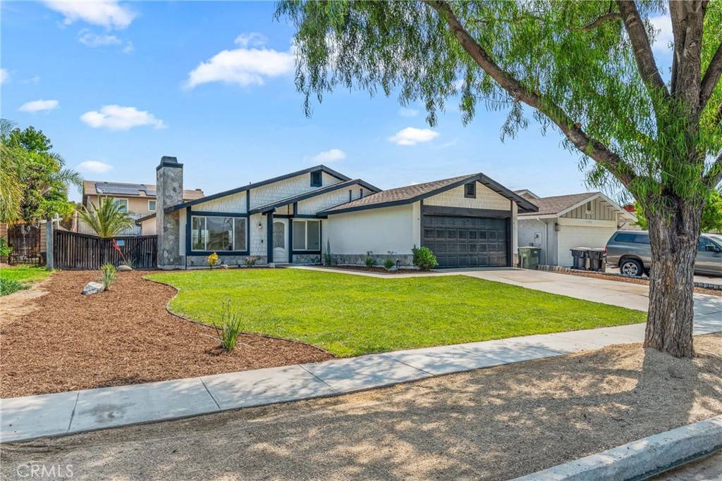 Corona, CA 92878,1157 Fallbrook DR