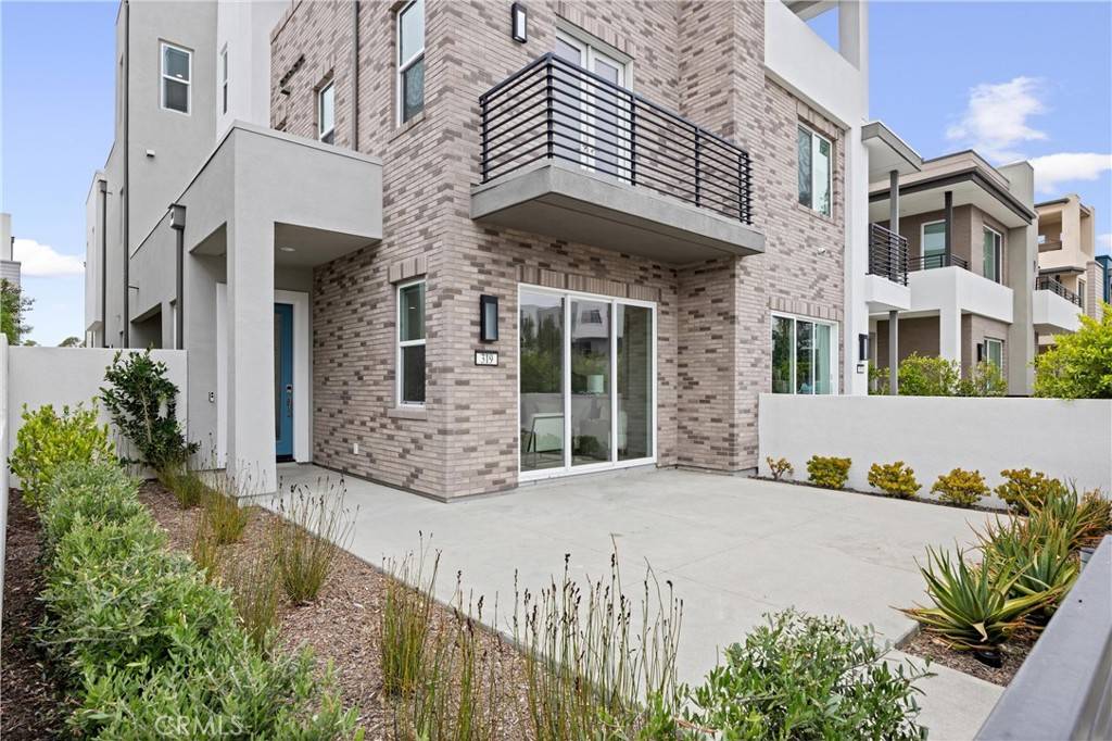 Irvine, CA 92618,319 Novel