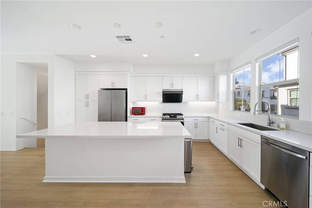Claremont, CA 91711,207 Colby Circle